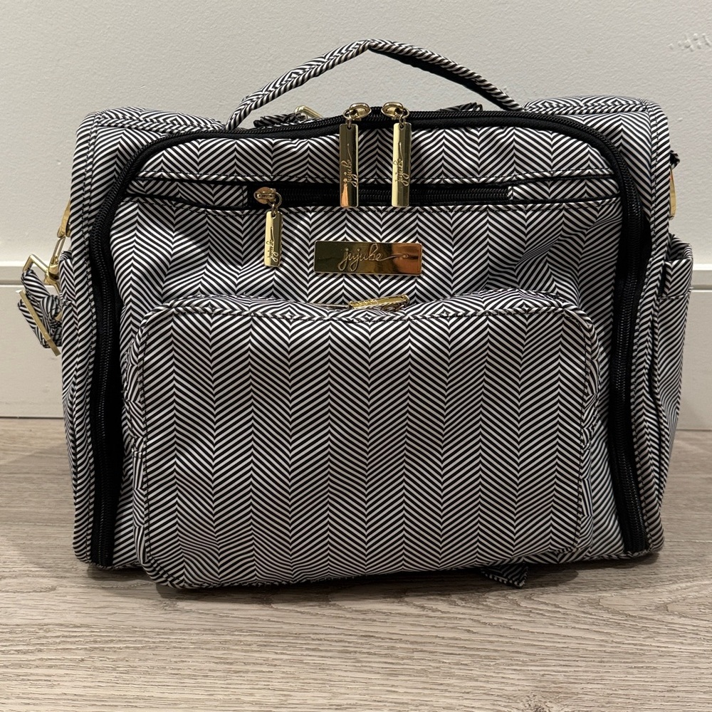 Jujube baby bag Black & White Chevron Convertible Backpack or shoulder
